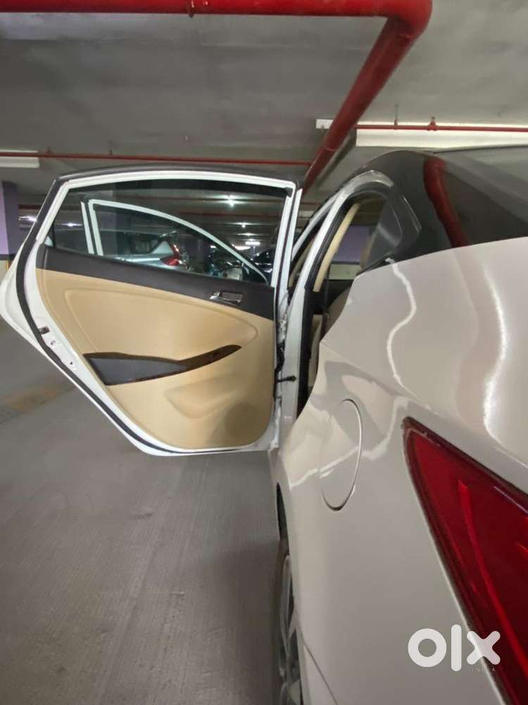 Hyundai Verna Fluidic 1.6 Vtvt Sx(o)  New Tyres
