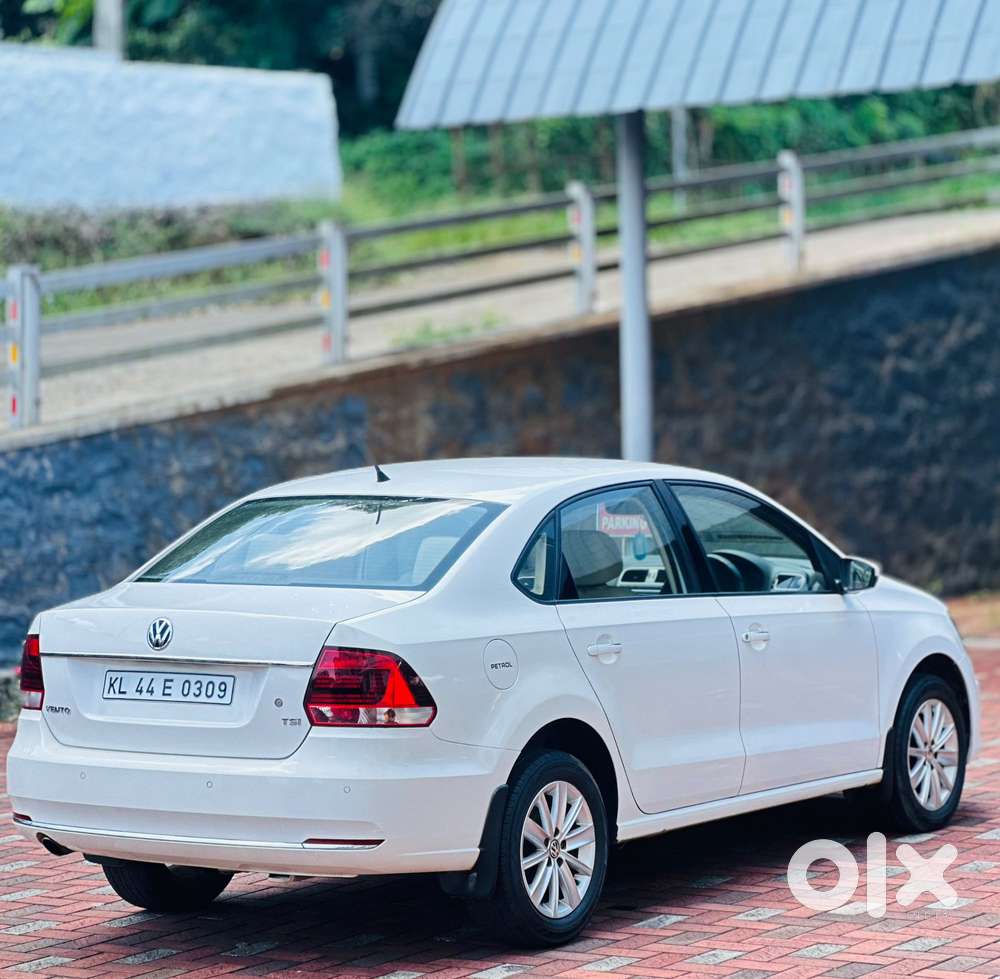 Volkswagen Vento 1.2 Tsi Highline Plus At, 2016, Petrol