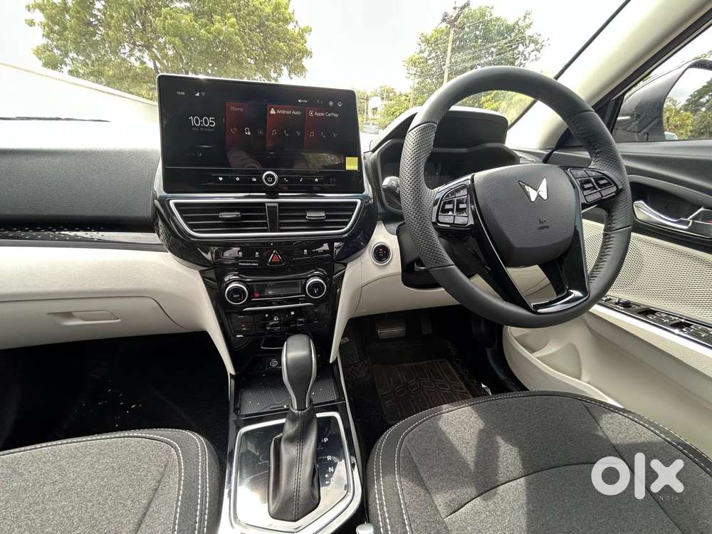 Mahindra Xuv 3xo Ax5 Pm At, 2026, Petrol