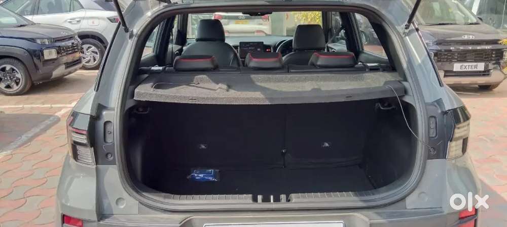 Hyundai Venue 2024 Petrol 11950 Km Driven