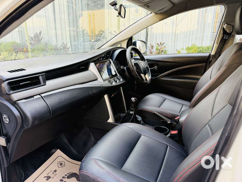 Toyota Innova Crysta 2.4 G Mt 7 Str, 2022, Diesel