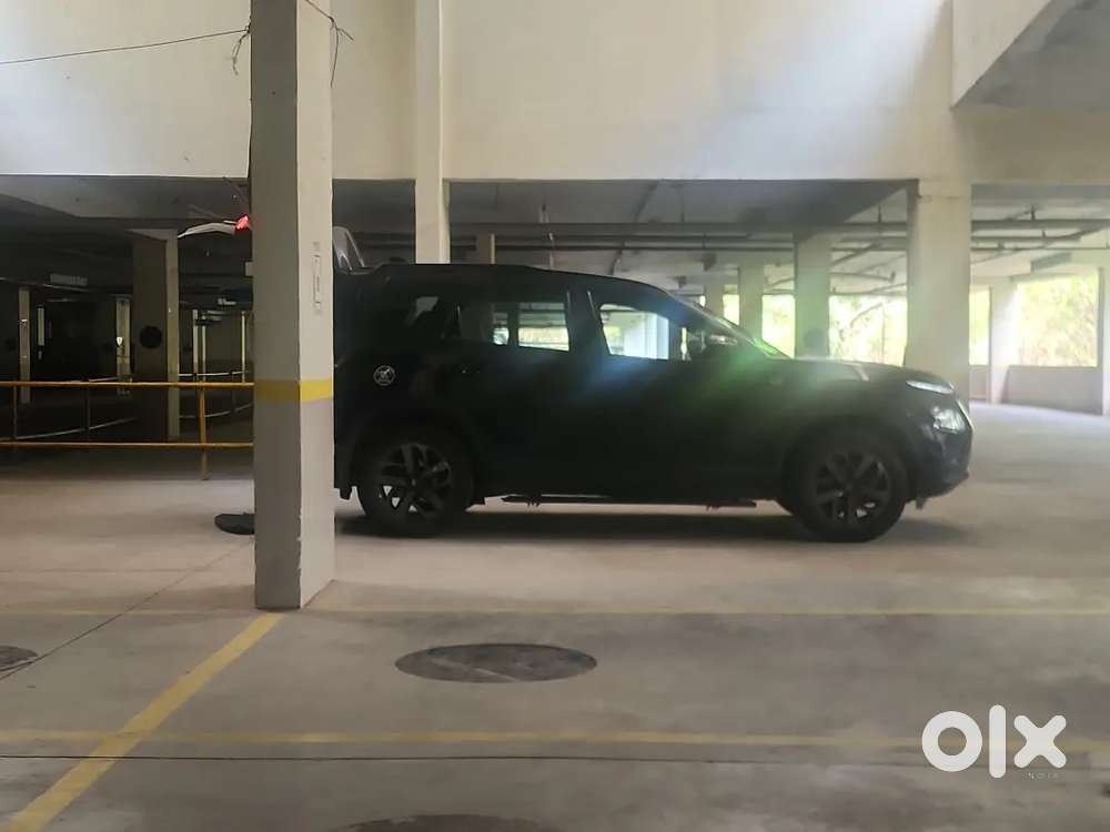 Tata Safari Diesel 2023 Dark Edition