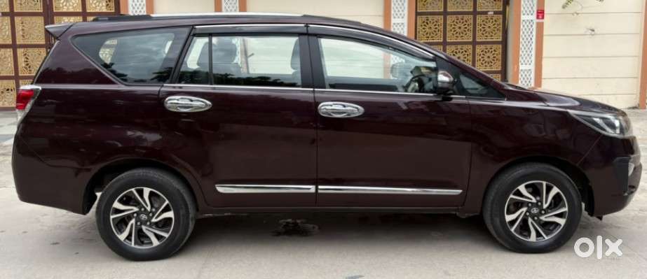 Toyota Innova Crysta 2.4 Gx Limited Edition At 7 Str, 2022, Diesel