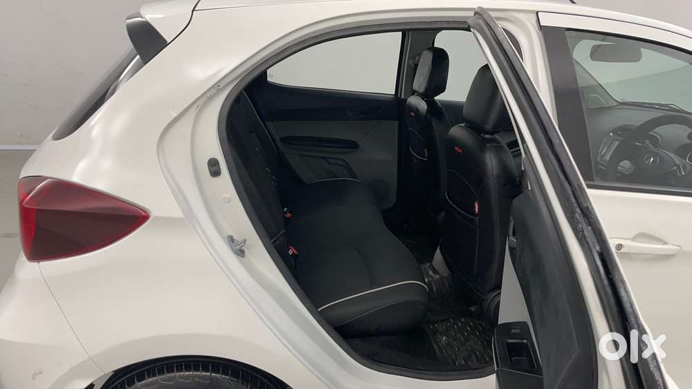 Tata Tiago 1.2 Revotron Xt Rhythm, 2022, Petrol