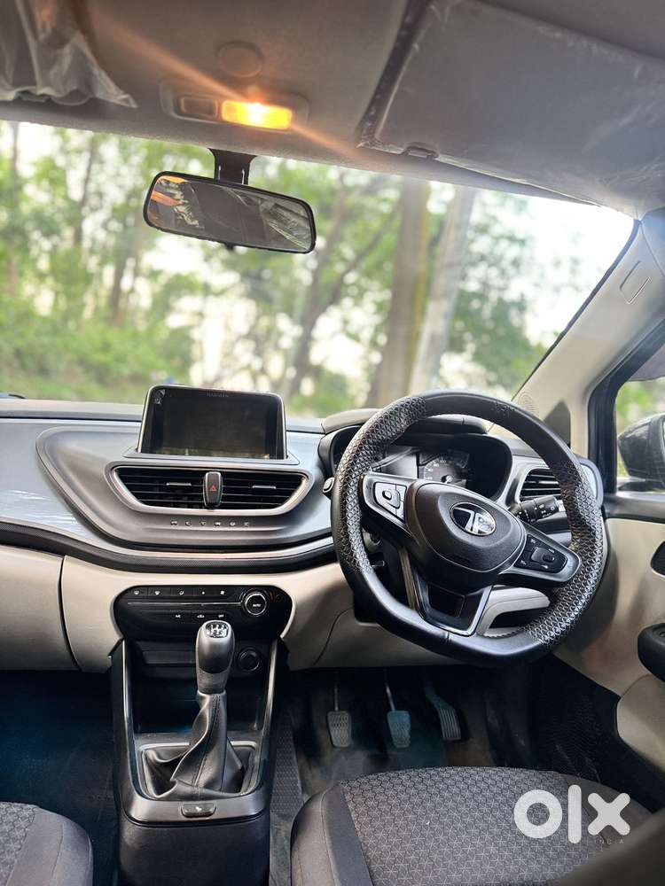 Tata Altroz 1.2 Xt, 2024, Petrol