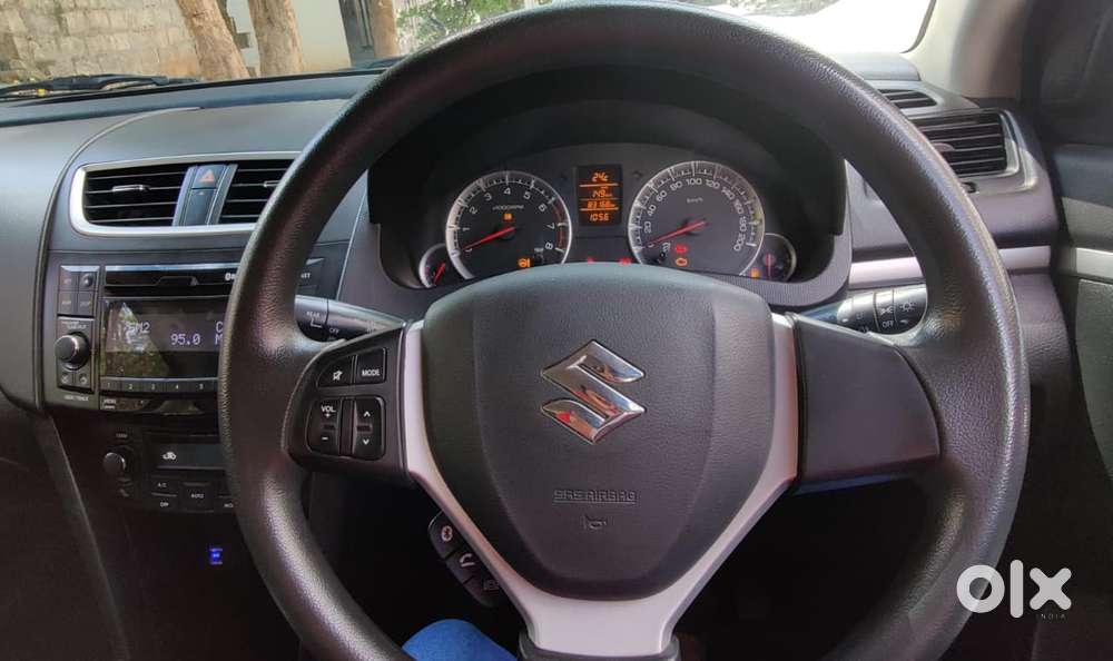Maruti Suzuki Swift Vvt Zxi, 2015, Petrol