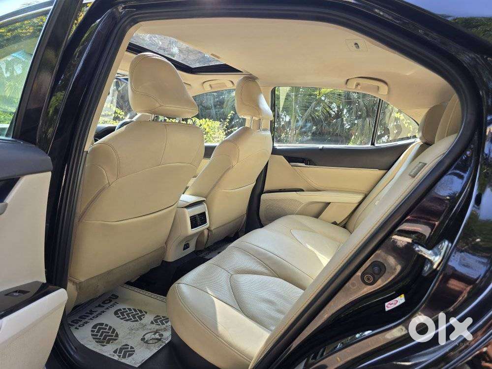 Toyota Camry Hybrid, 2019, Cng & Hybrids