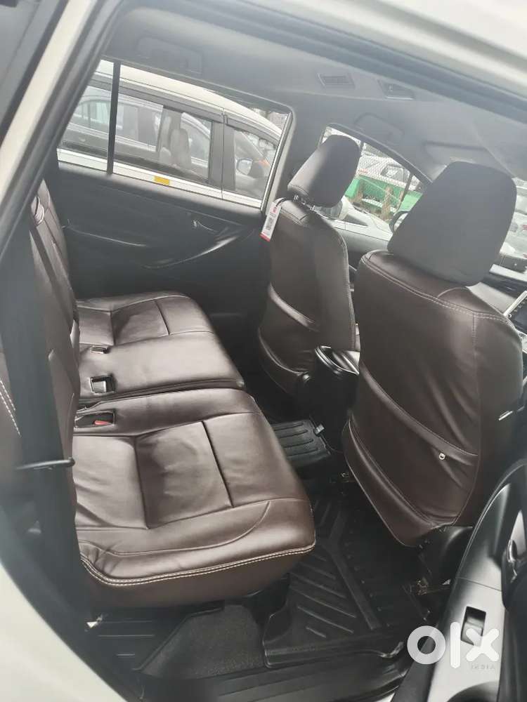 Toyota Innova Crysta Diesel Manual 2023 Variant