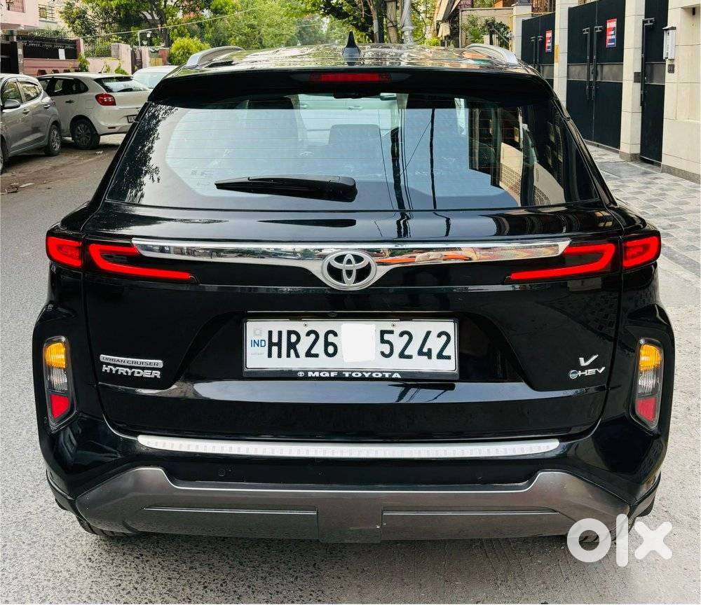 Toyota Urban Cruiser Hyryder 1.5 V Hybrid, 2025, Cng & Hybrids