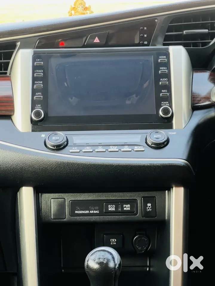 Toyota Innova Crysta [2020-ongoing] 2.4 Vx 8 Str, 2022, Diesel