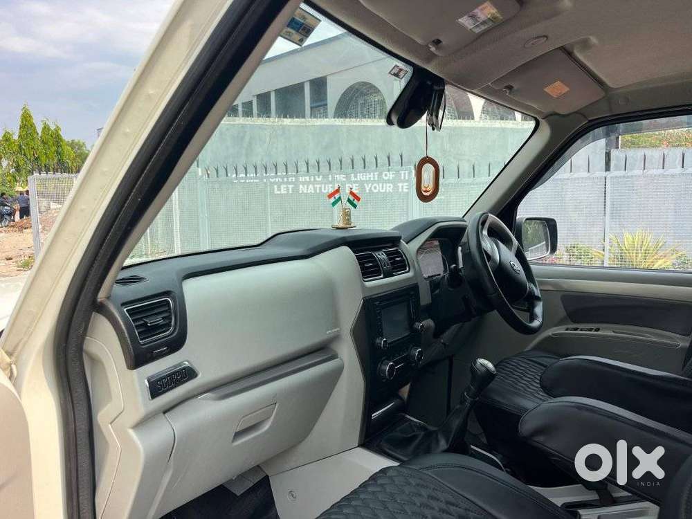 Mahindra Scorpio S10 8 Seater, 2016, Diesel
