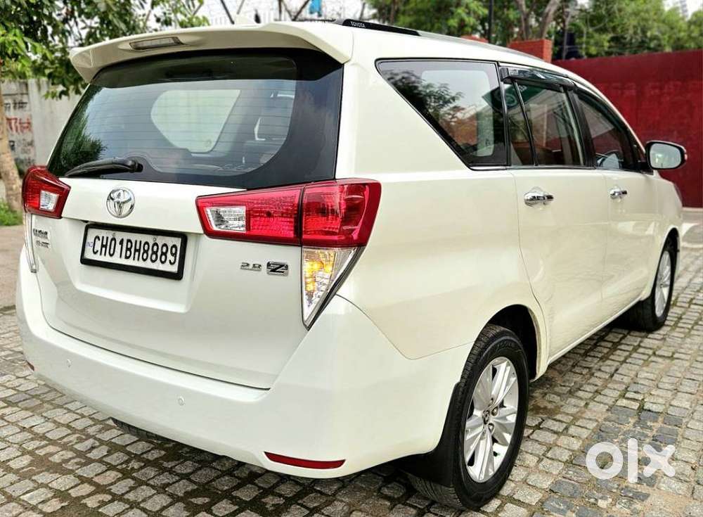 Toyota Innova Crysta 2.8z Automatic, 2016, Diesel