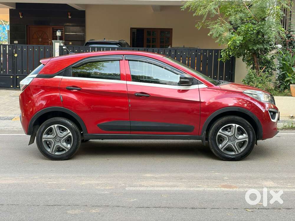 Tata Nexon Pure 1.2 Revotron Petrol 6 Mt, 2018, Petrol