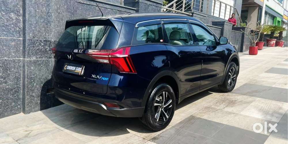 Mahindra Xuv700 2.0 Mx Petrol Mt 5 Str, 2023, Petrol