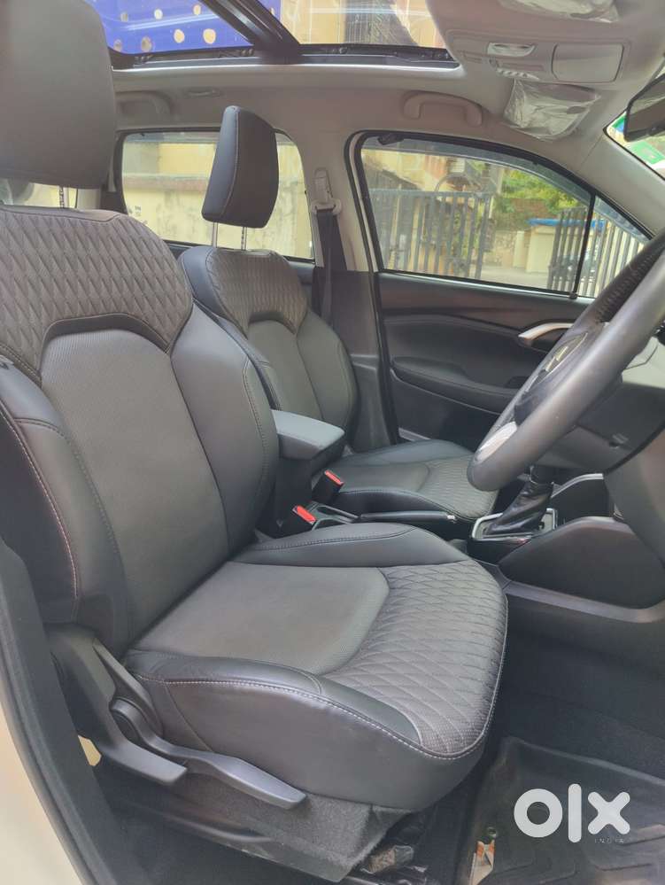 Maruti Suzuki Grand Vitara 1.5 Alpha Plus Intelligent Hybrid Ecvt, 2..