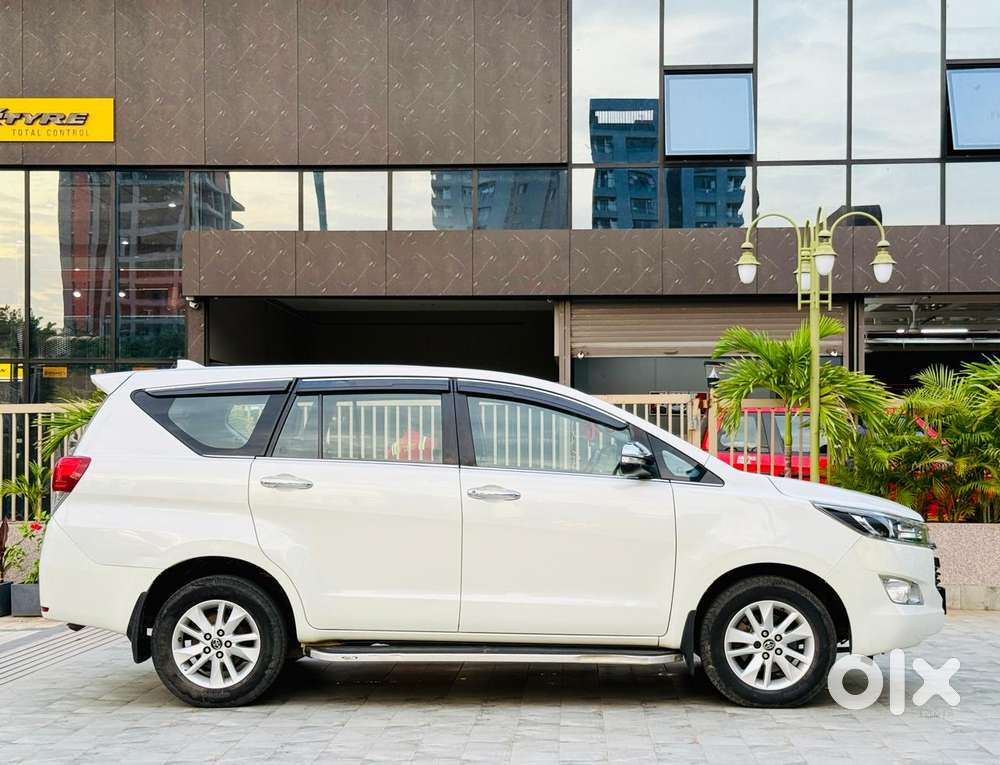Toyota Innova Crysta 2.8z Automatic, 2017, Diesel
