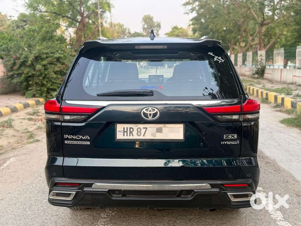 Toyota Innova Hycross 2.0 Zx Hybrid 7 Str, 2023, Petrol