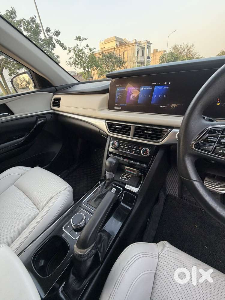 Mahindra Xuv700 2.2 Ax 7 Diesel At Str Awd, 2024, Diesel