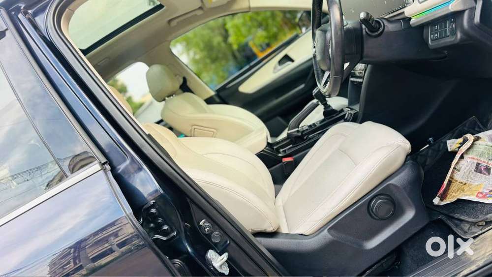 Mahindra Xuv700 2.0 Ax 7 Petrol Mt Str, 2021, Petrol