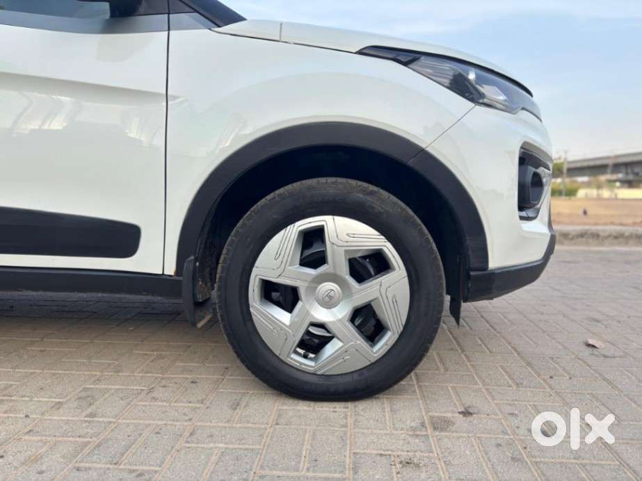 Tata Nexon 1.2 Revotron Xma Amt (s), 2021, Petrol
