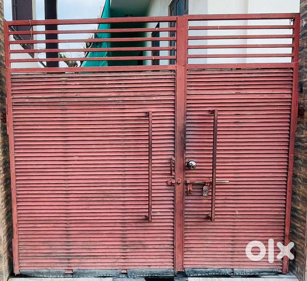 Iron Main gate Size 8 *7 fit , Rate 55/kg