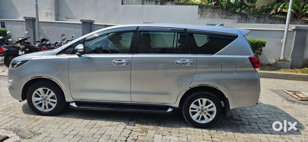 Toyota Innova Crysta 2.4 V, 2016, Diesel