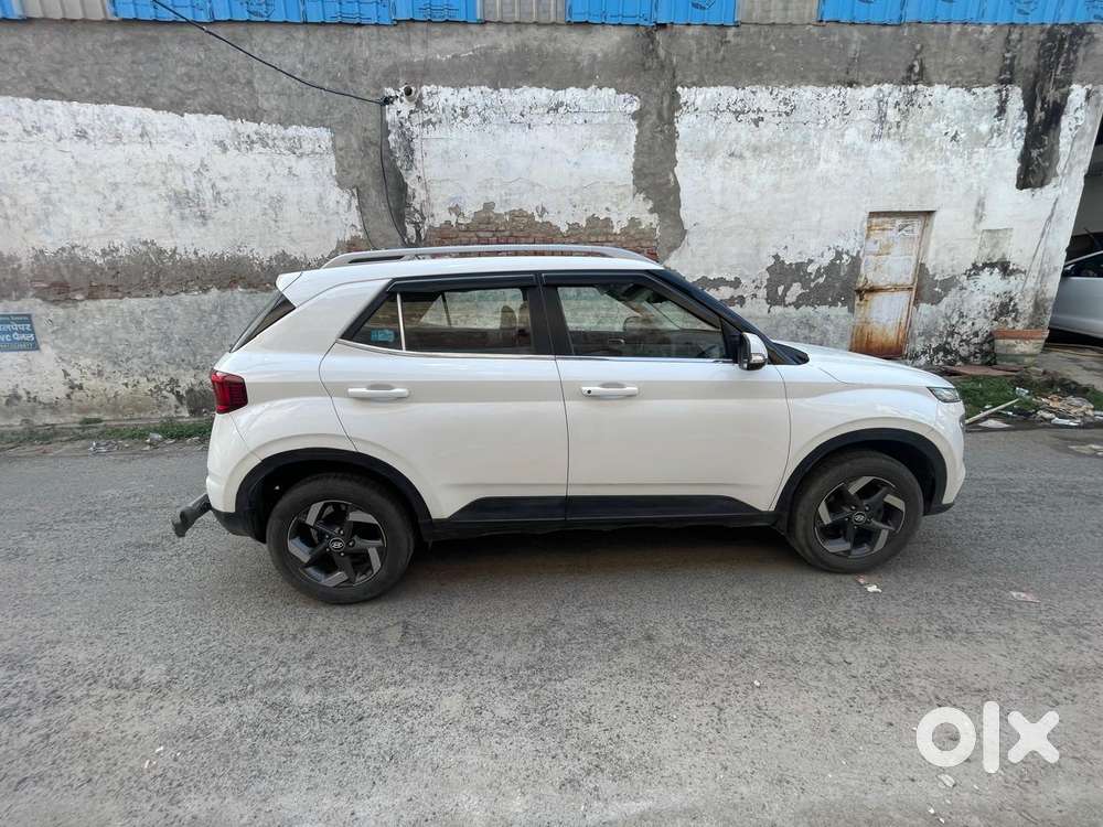 Hyundai Venue 1.2 S (o), 2021, Petrol