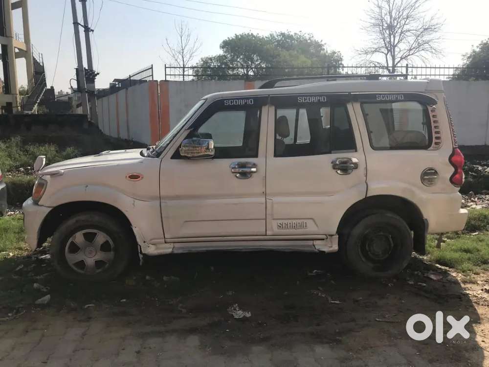 गाड़ियां में कोई कमी नहीं हे सारी चीज Ok है