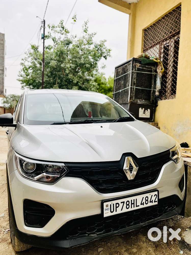 Renault Petrol 2023 Car