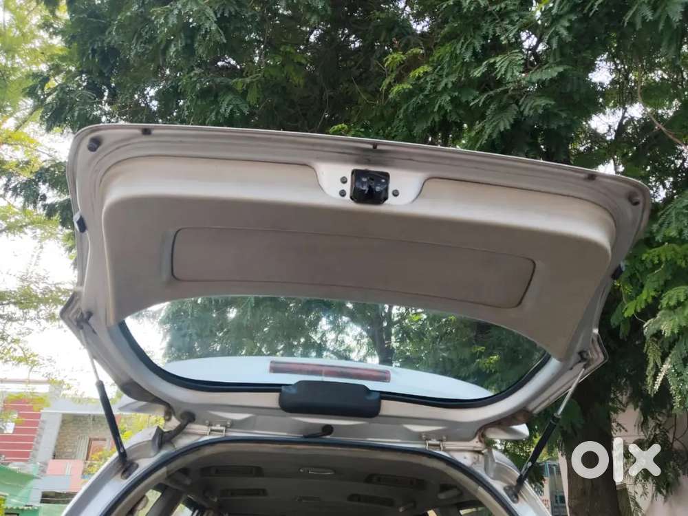 100% Conditioned Toyota Innova 2.5g (8 Seater)