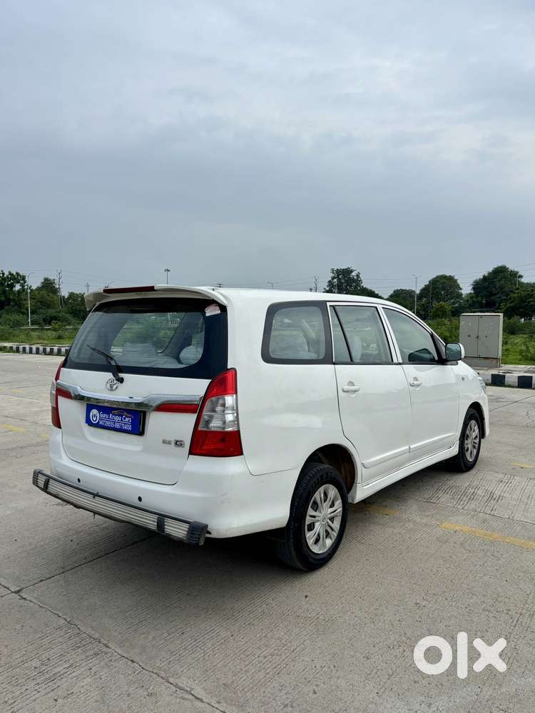 Toyota Innova 2.5 G (diesel) 8 Seater Bs Iv, 2015, Diesel