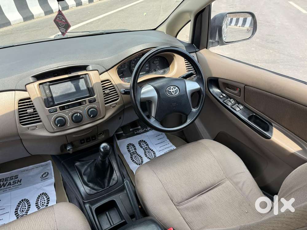 Toyota Innova 2.5 G (diesel) 7 Seater Bs Iv, 2015, Diesel