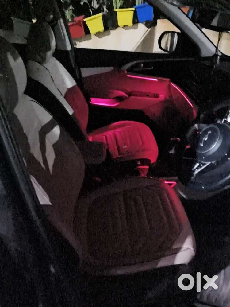 6 Seater Kia Carens