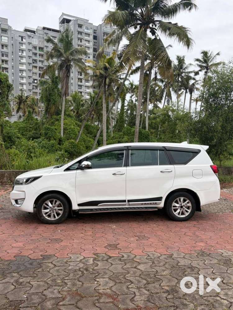 Toyota Innova Crysta 2.4 G Mt 8s, 2019, Diesel