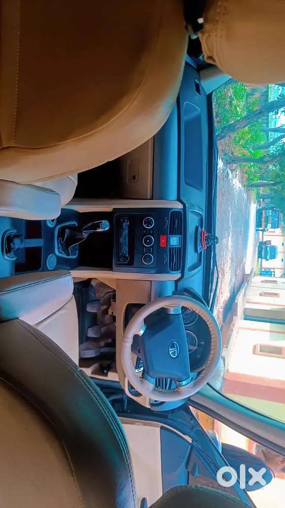 Tata Safari Storme 2015