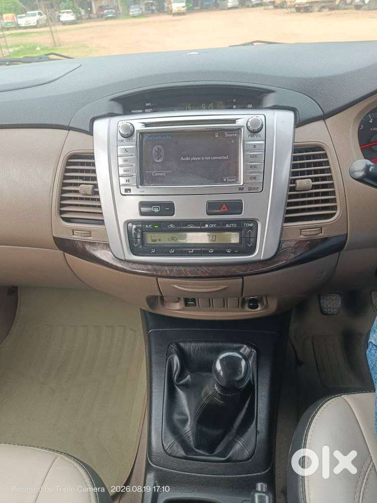 Toyota Innova 2.5 Vx 8 Str Bs-iii, 2015, Diesel