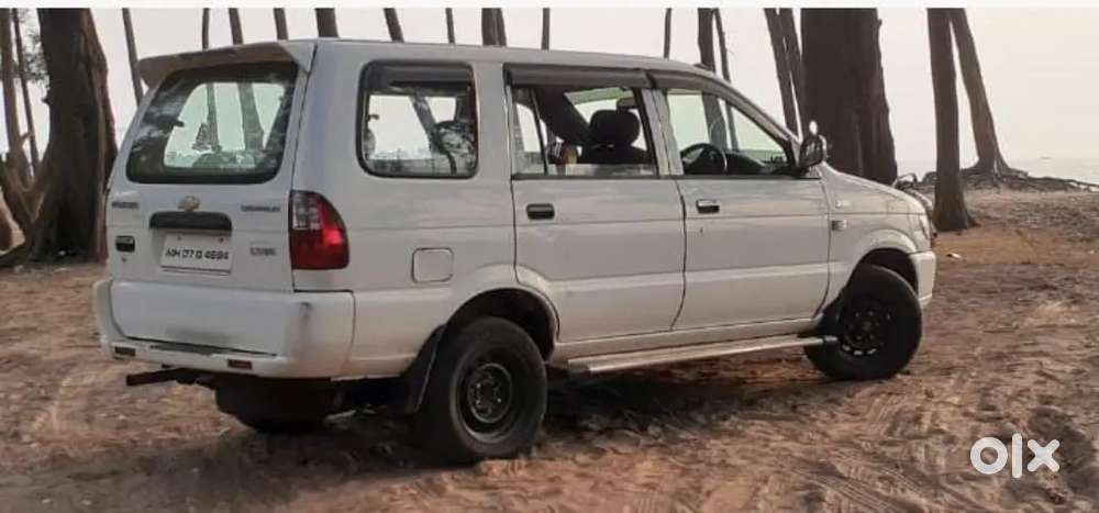 Chevrolet Tavera B1 10-seater 2011