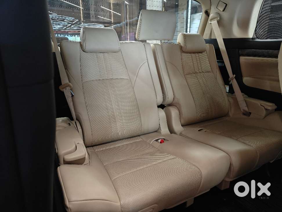 Toyota Vellfire Vip – Executive Lounge, 2023, Petrol