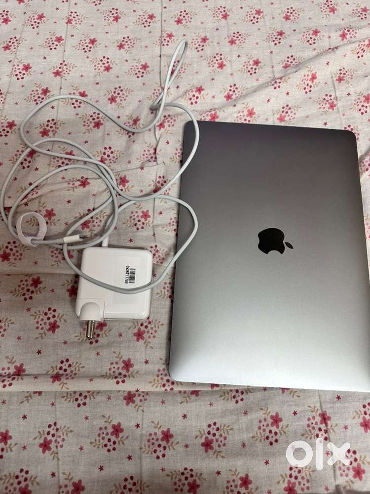 Apple MacBook Air &ndash; i5 | 8GB RAM | 256GB SSD