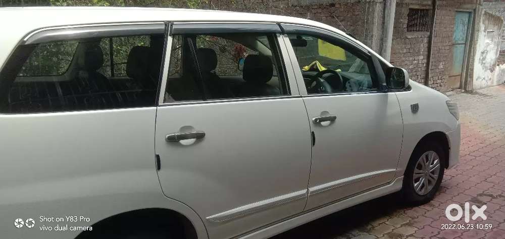 Toyota Innova 2015 Diesel 115000 Km Driven