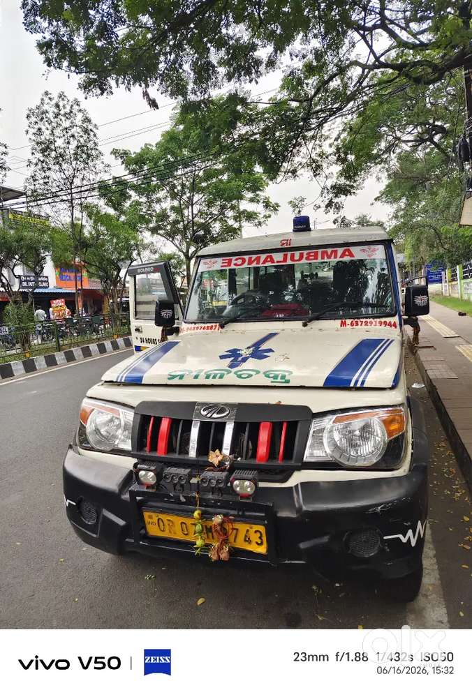 Mahindra Bolero Ambulance 2006 Diesel 300000 Km Driven