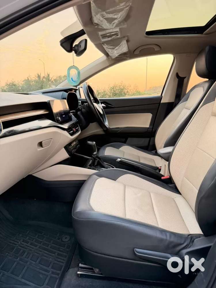 Skoda Slavia Style 1.0l Tsi At, 2023, Petrol