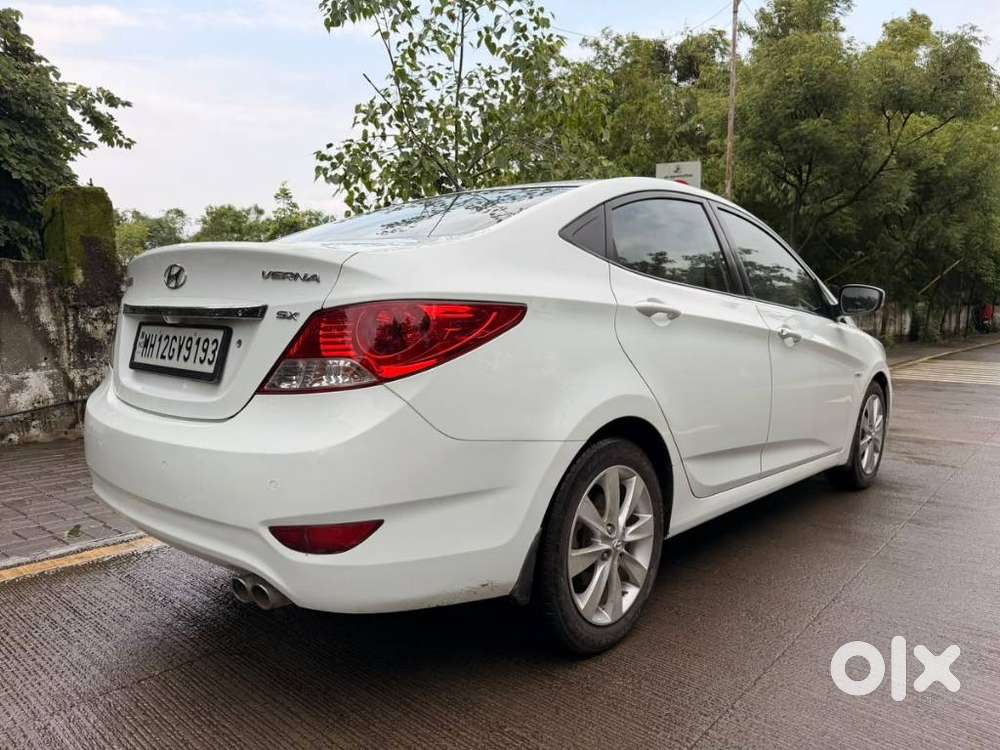 Hyundai Verna Fluidic 1.6 Vtvt Sx, 2011, Petrol