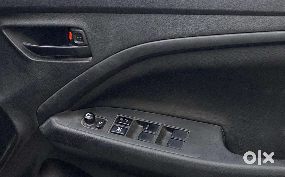 Maruti Suzuki Vitara Brezza 1.5 Vxi At, 2023, Petrol