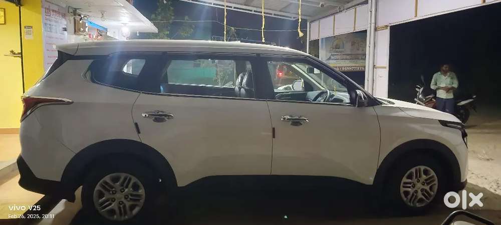 Kia Carens 2025 Petrol Well Maintained 17500km Only