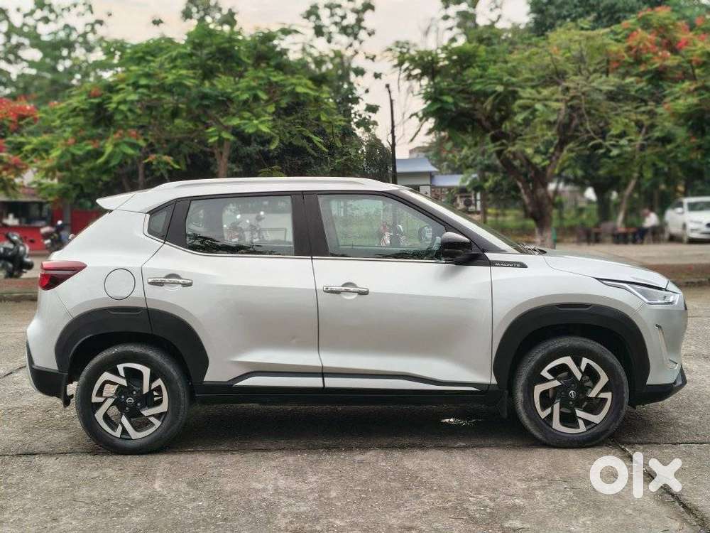 Nissan Magnite 1.0 Xv Premium, 2021, Petrol