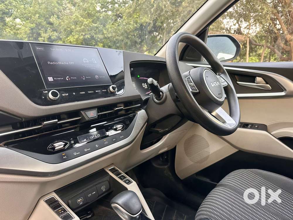 Kia Carens 1.4 Prestige Plus Turbo Dct 7 Str, 2023, Petrol