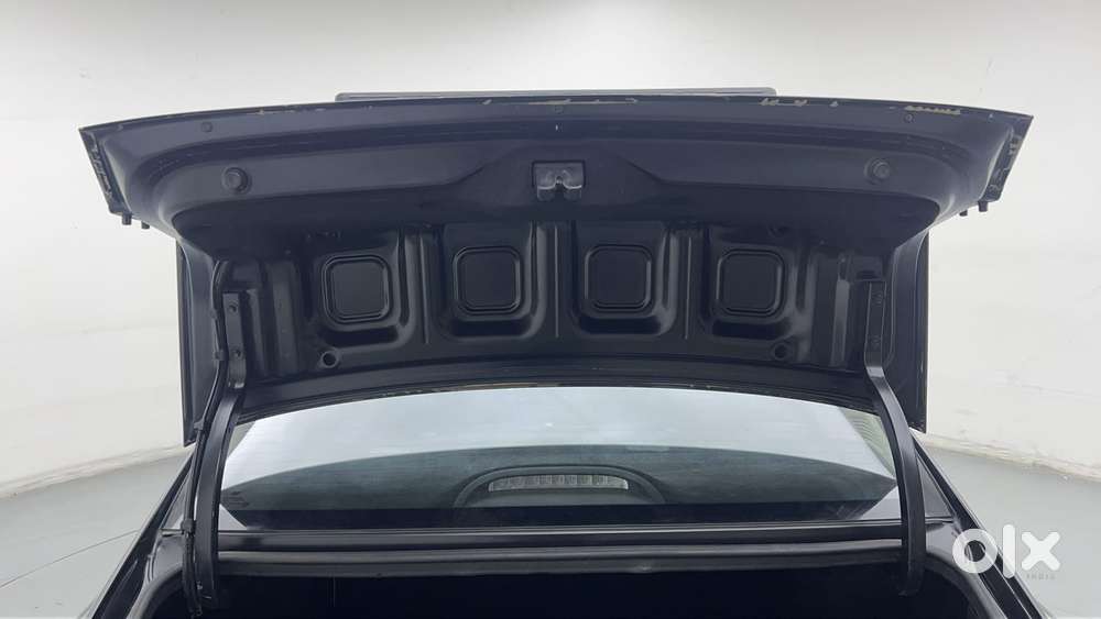 Hyundai Verna 1.5 Sx Petrol Mt, 2023, Petrol