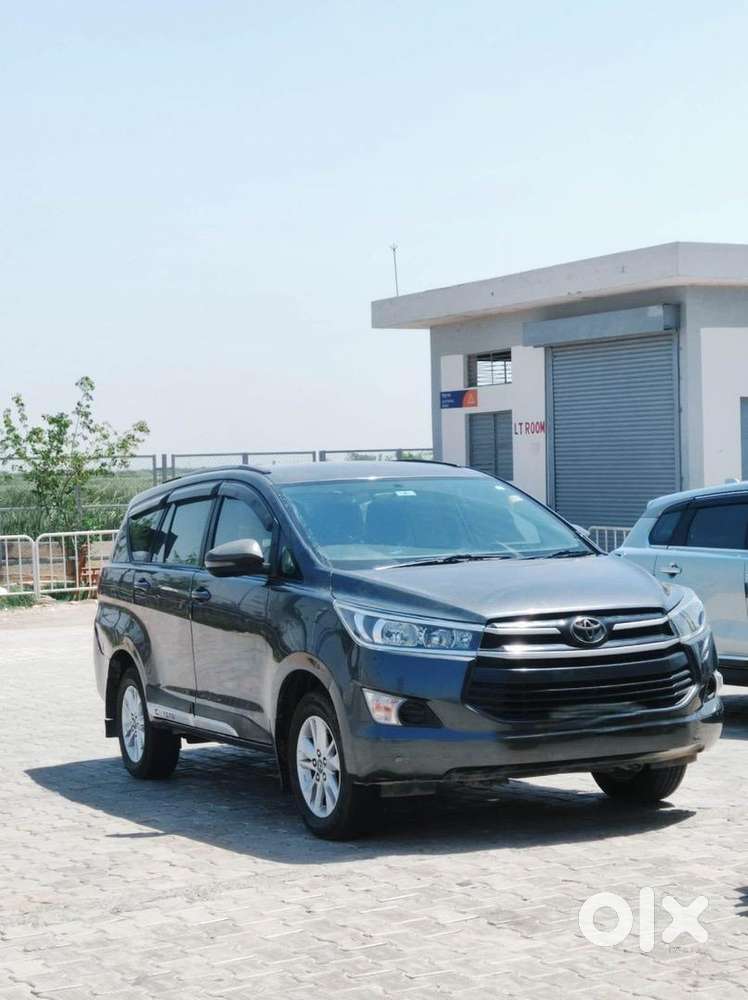 Toyota Innova Crysta 2017 Diesel 122000 Km Driven