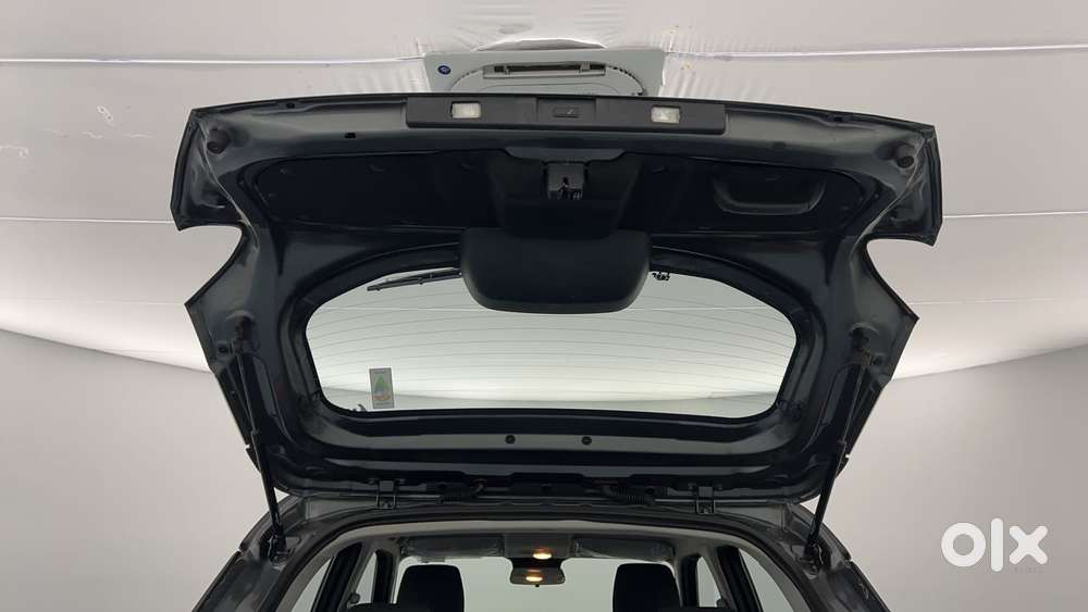 Tata Punch 1.2 Revotron Creative Dual Tone, 2023, Petrol